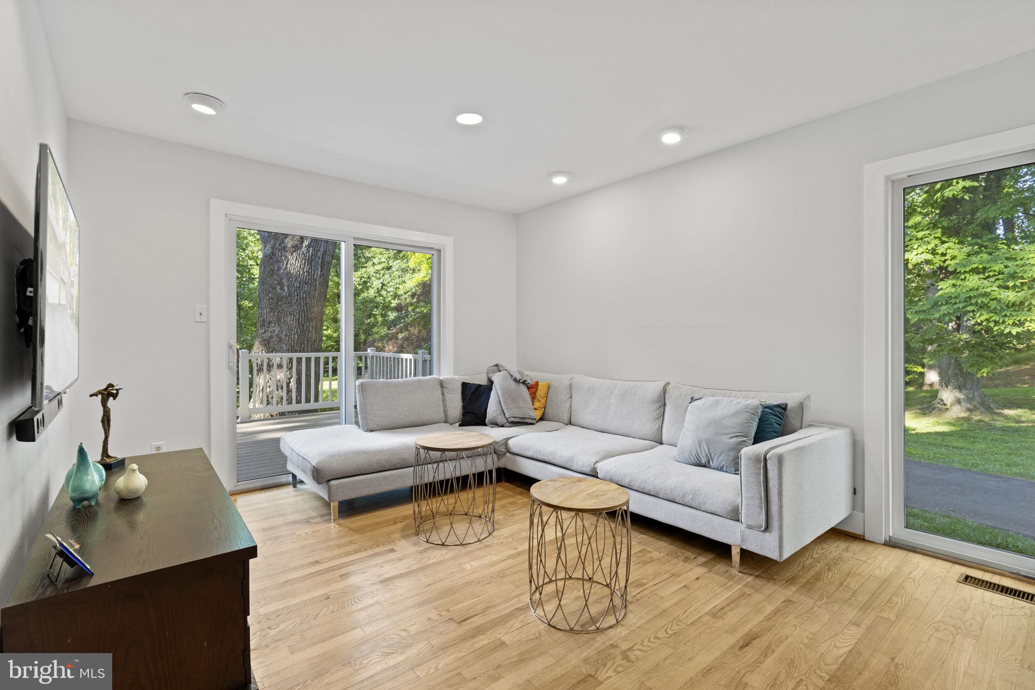 SADDLE RIDGE - Residential