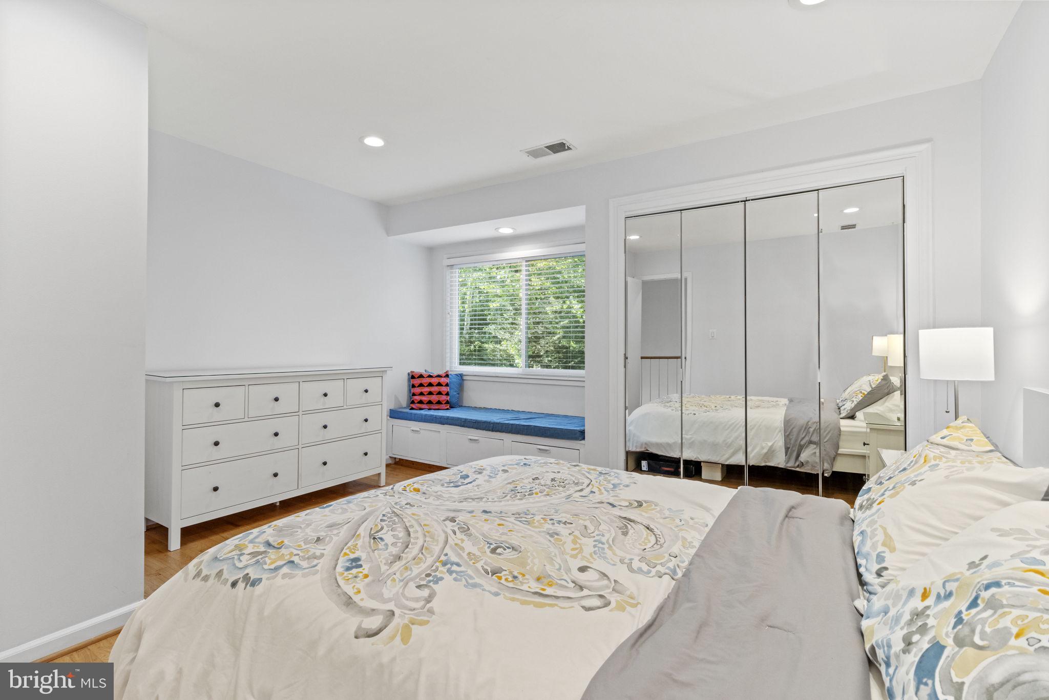 SADDLE RIDGE - Residential