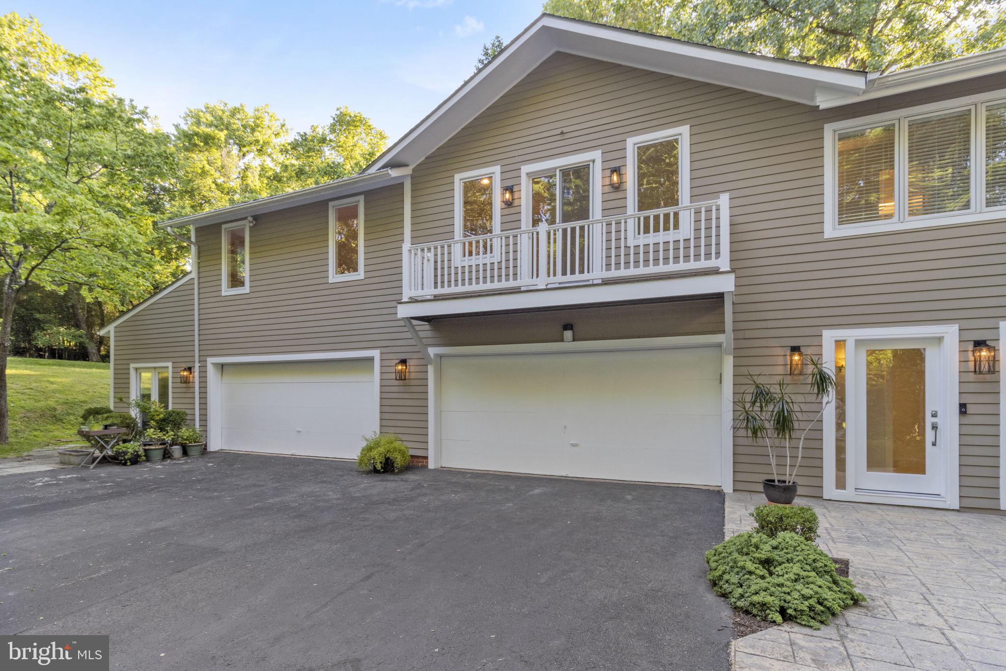 SADDLE RIDGE - Residential