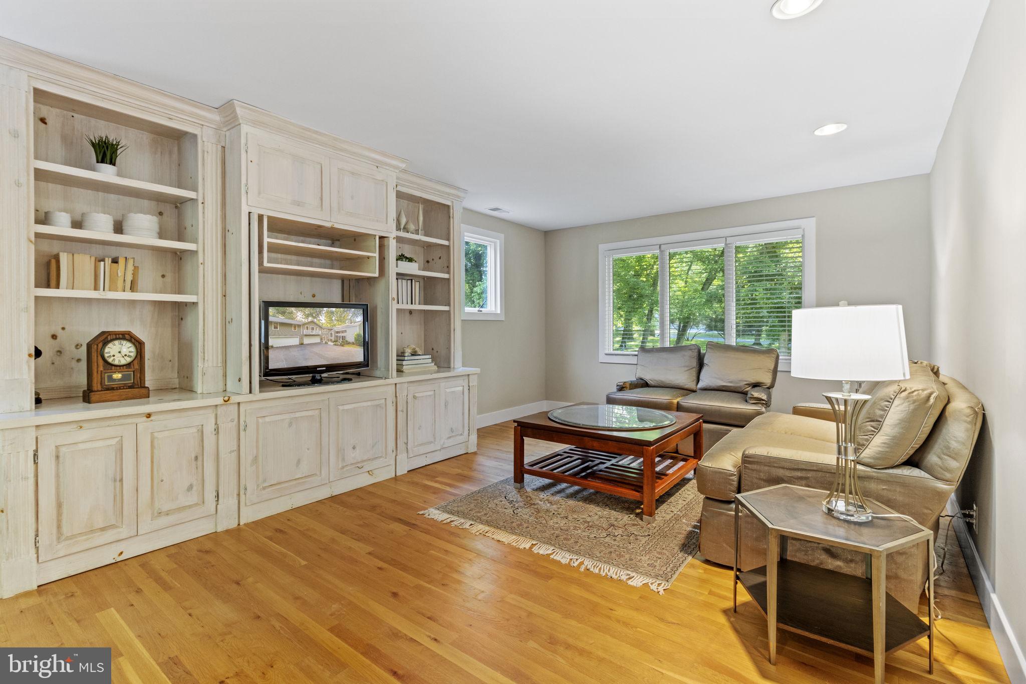 SADDLE RIDGE - Residential