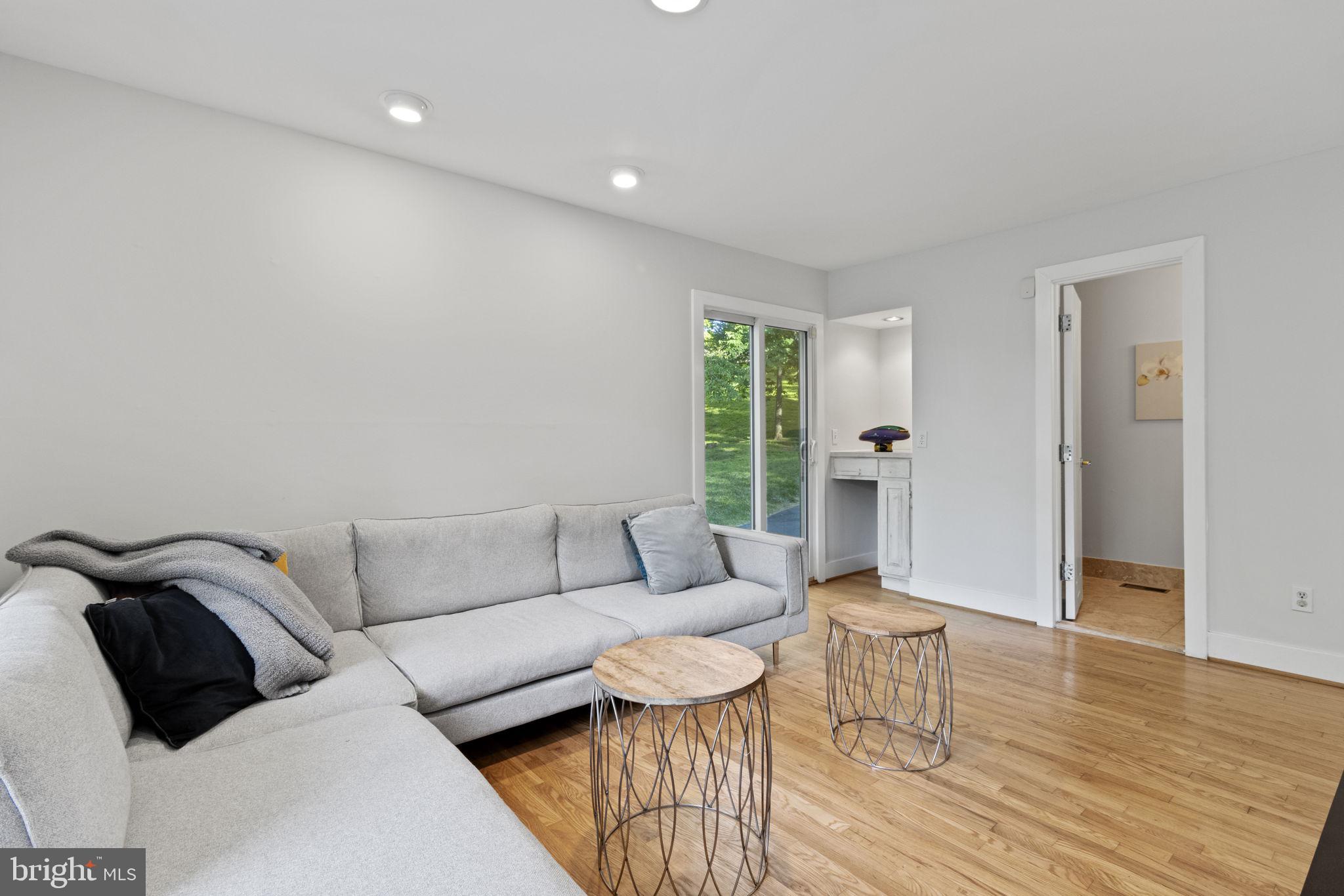 SADDLE RIDGE - Residential