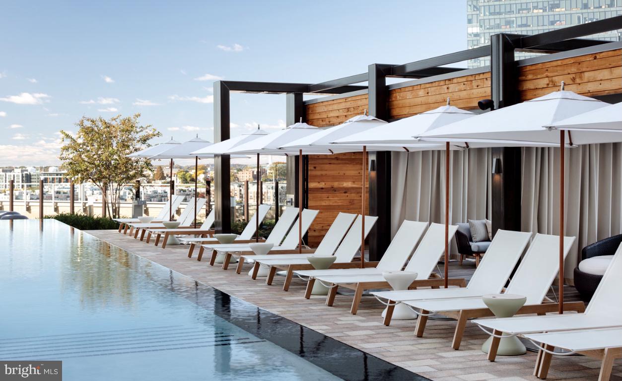 HARBOR EAST - Residential