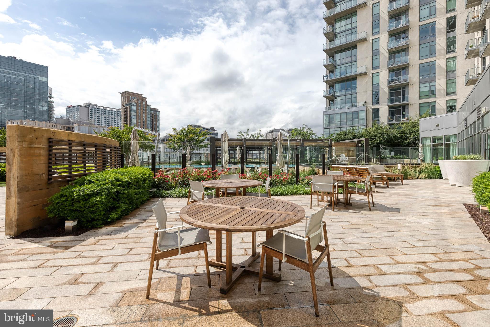 HARBOR EAST - Residential