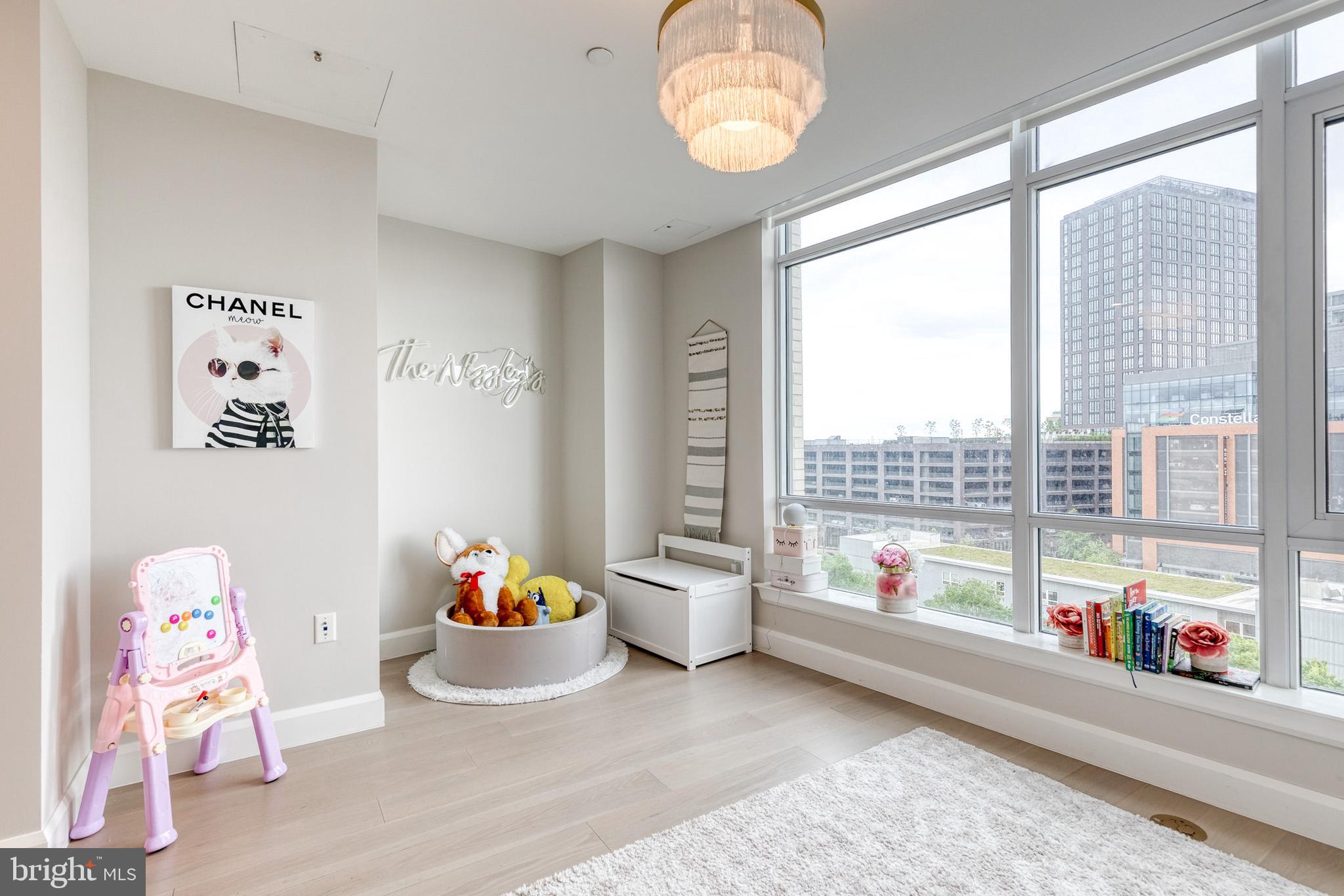 HARBOR EAST - Residential