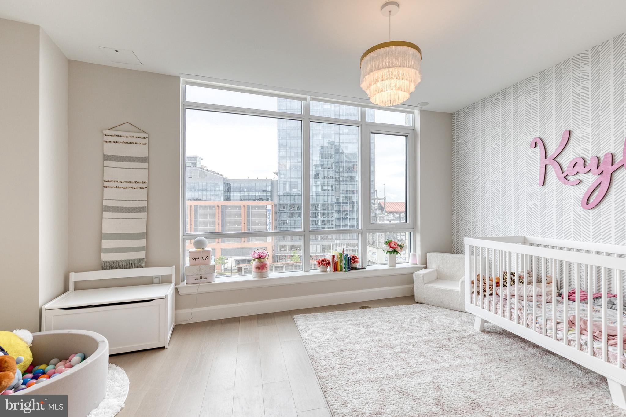 HARBOR EAST - Residential