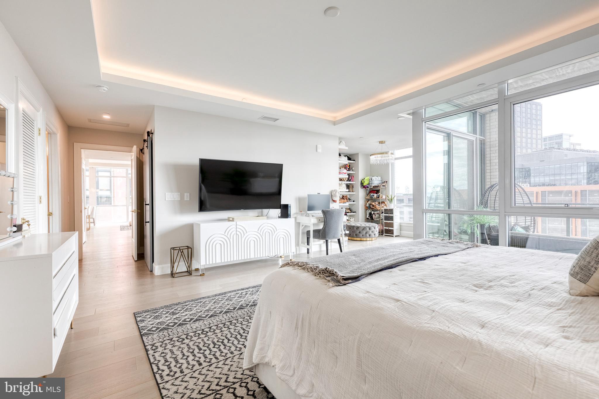 HARBOR EAST - Residential