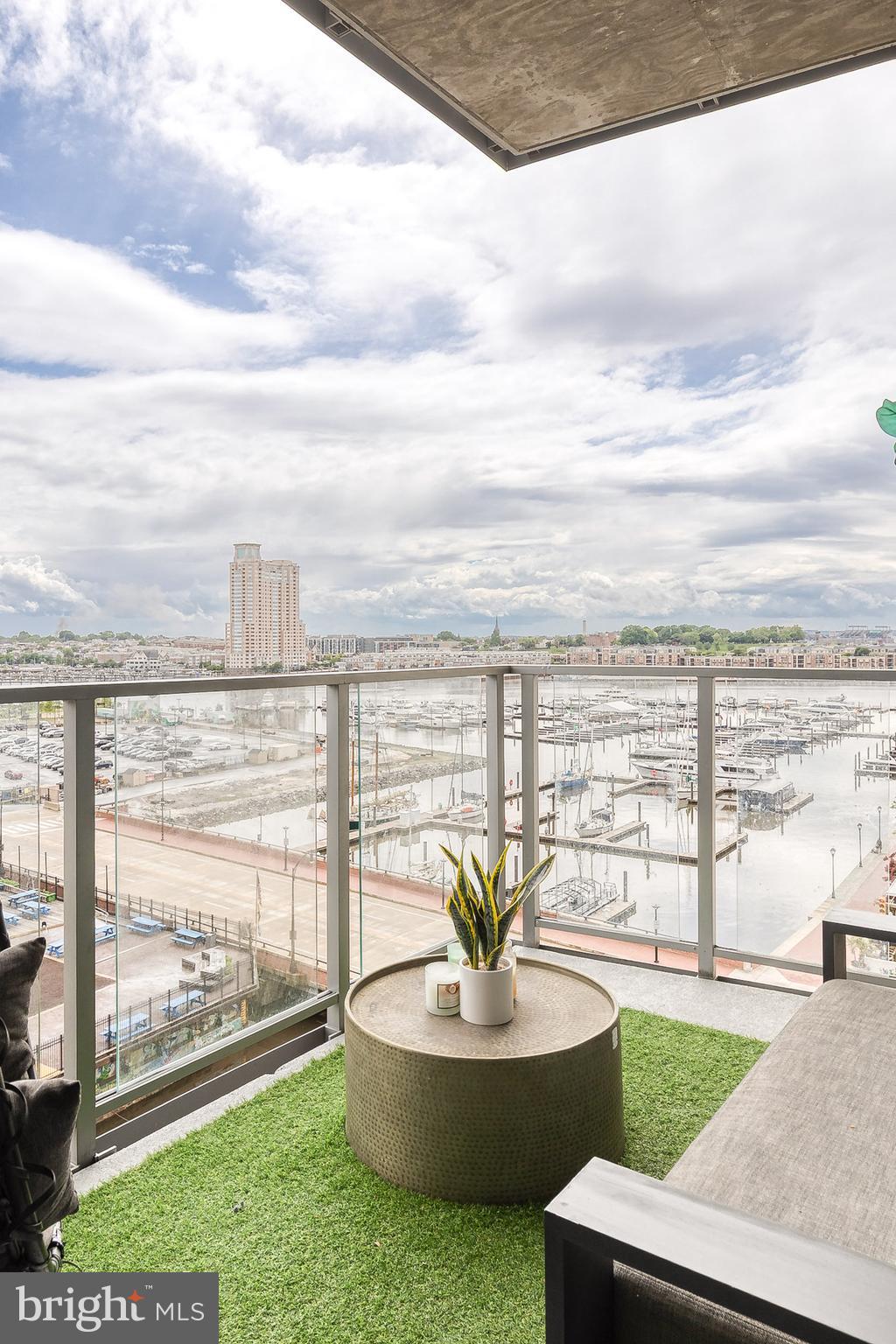 HARBOR EAST - Residential