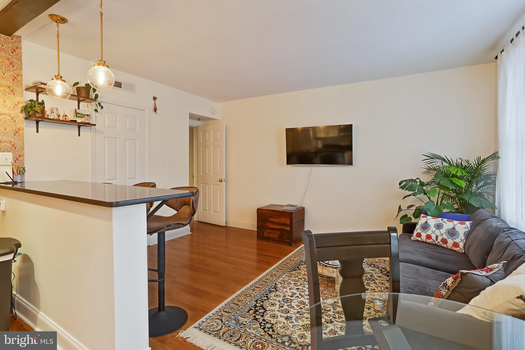 RIVERTON CONDOMINIUMS - Residential Lease