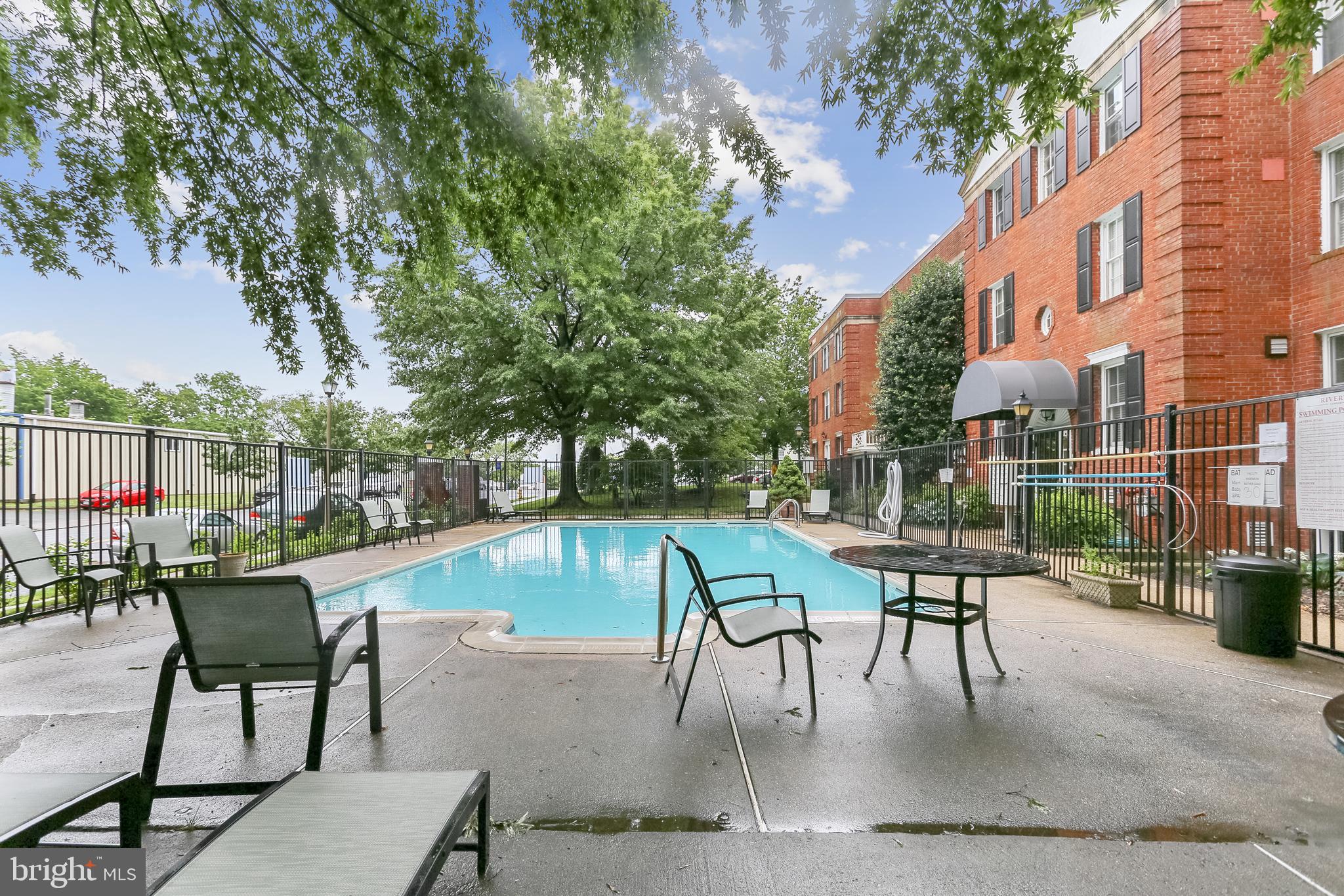 RIVERTON CONDOMINIUMS - Residential Lease