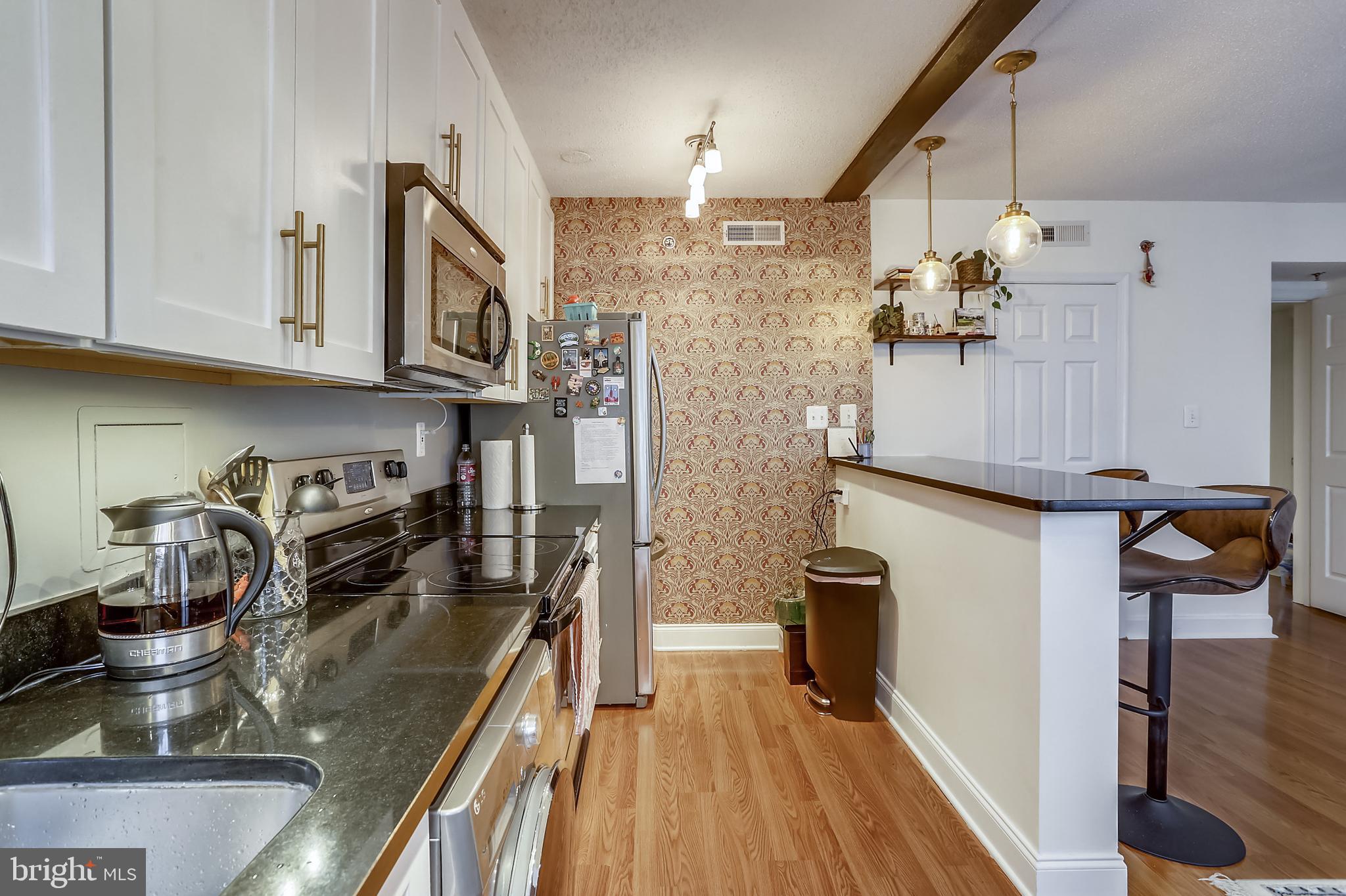 RIVERTON CONDOMINIUMS - Residential Lease