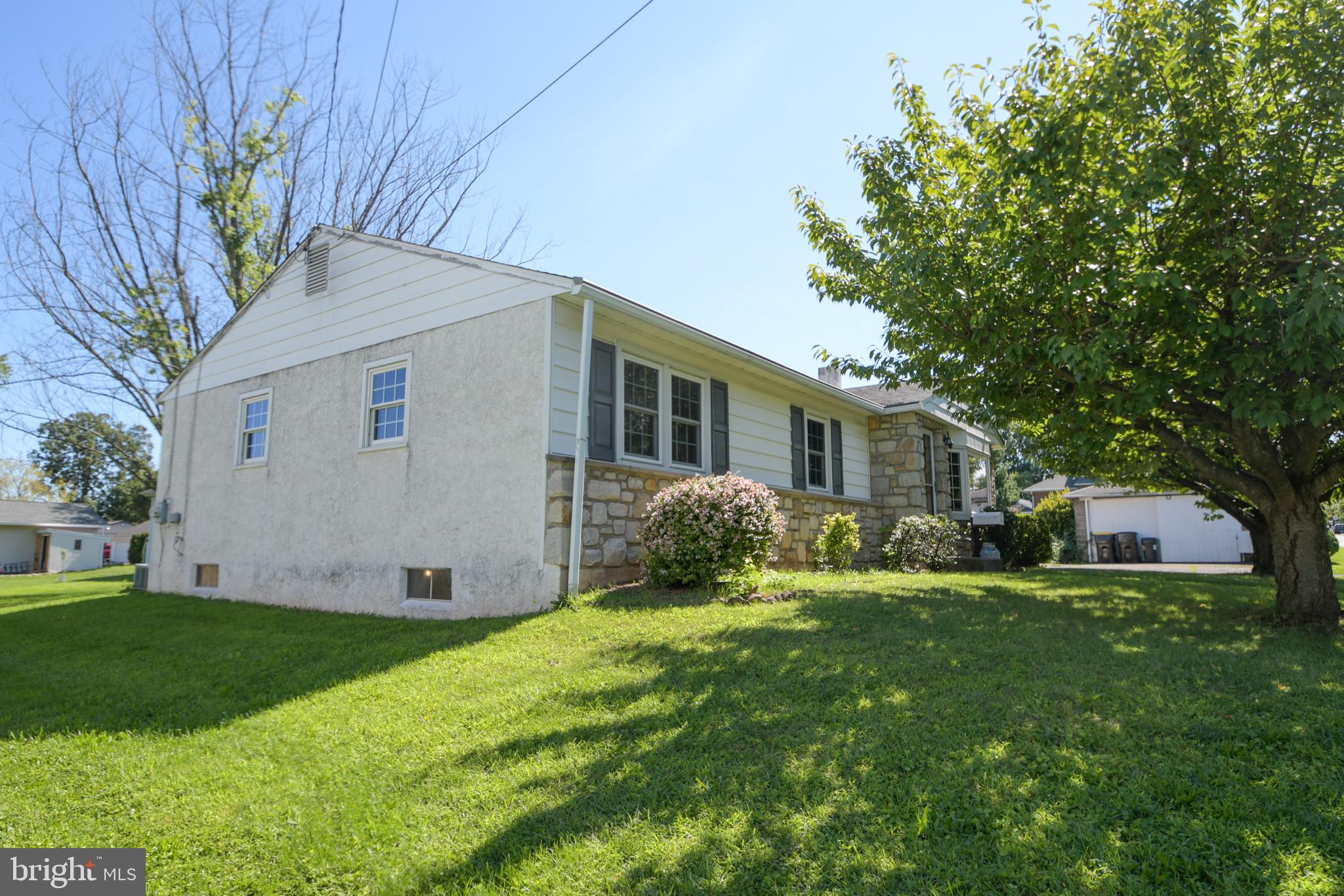 215 SCHOOL LANE