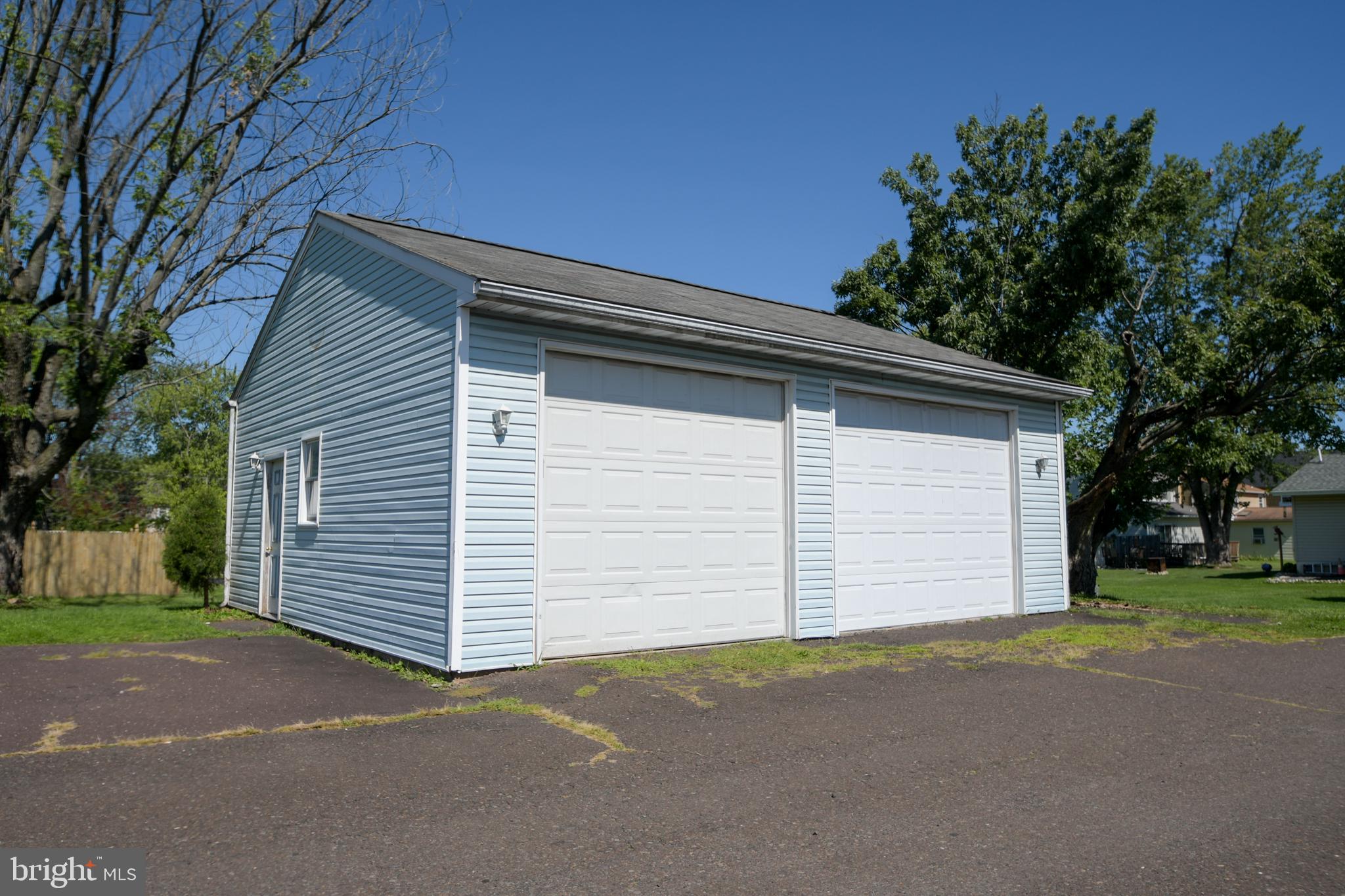 215 SCHOOL LANE