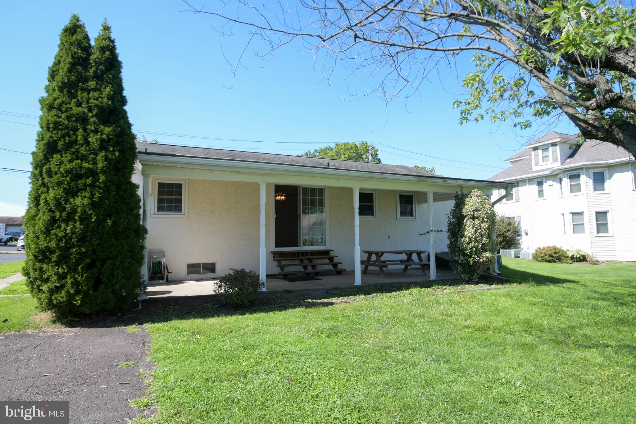 215 SCHOOL LANE