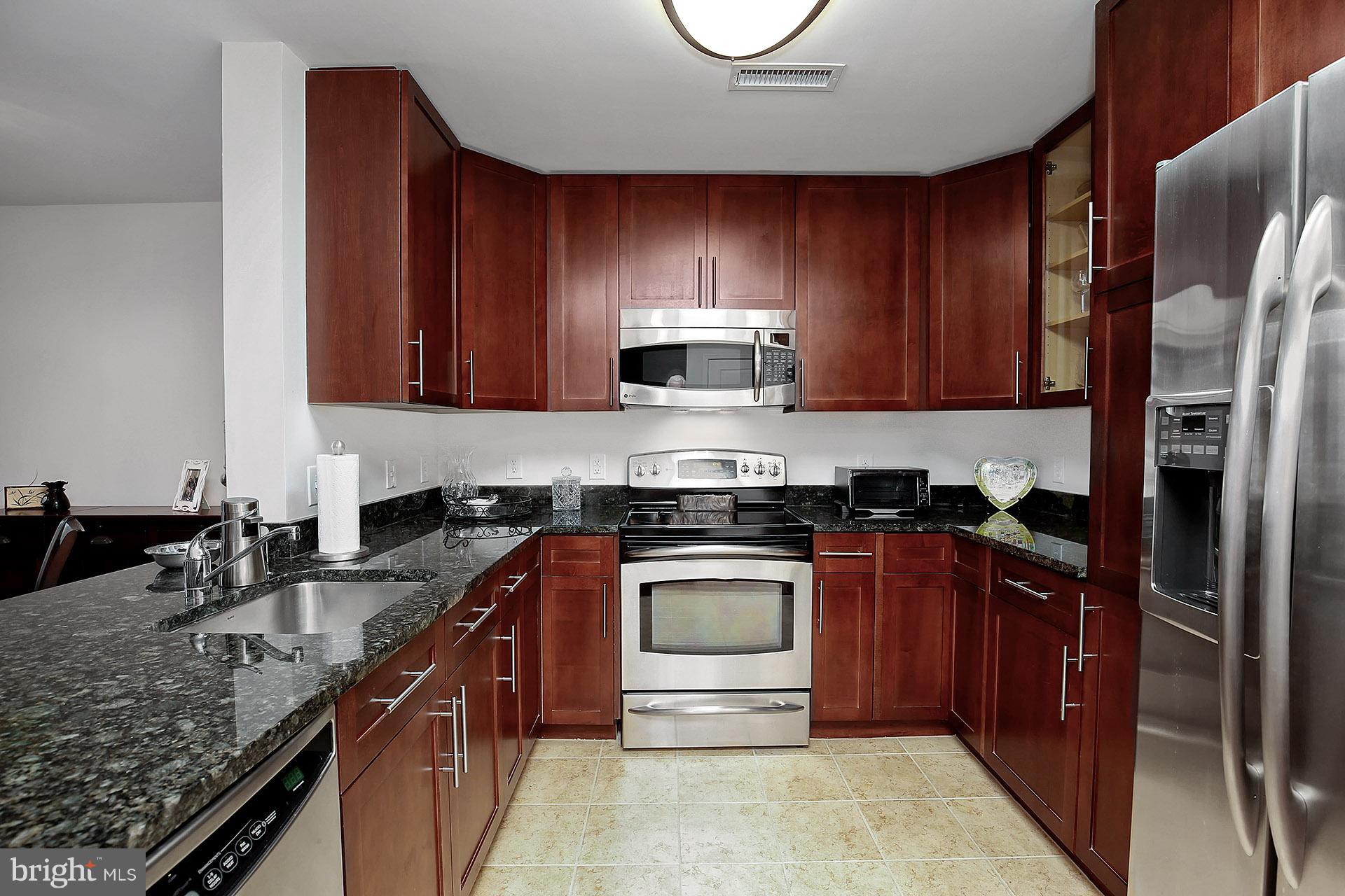 ONE NATIONAL HARBOR CONDOMINIUM - Residential