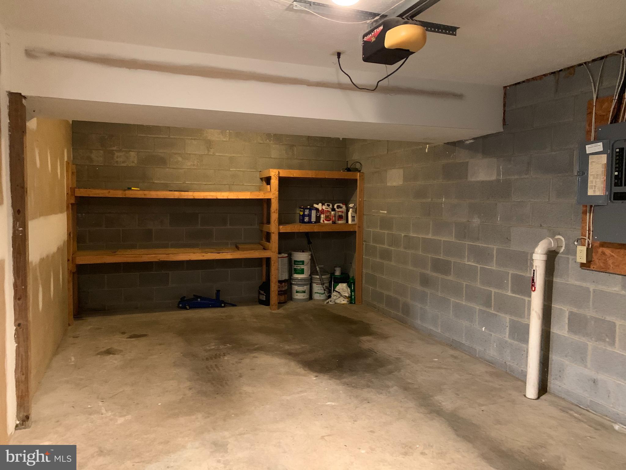 HILL VALLEY - Residential Lease