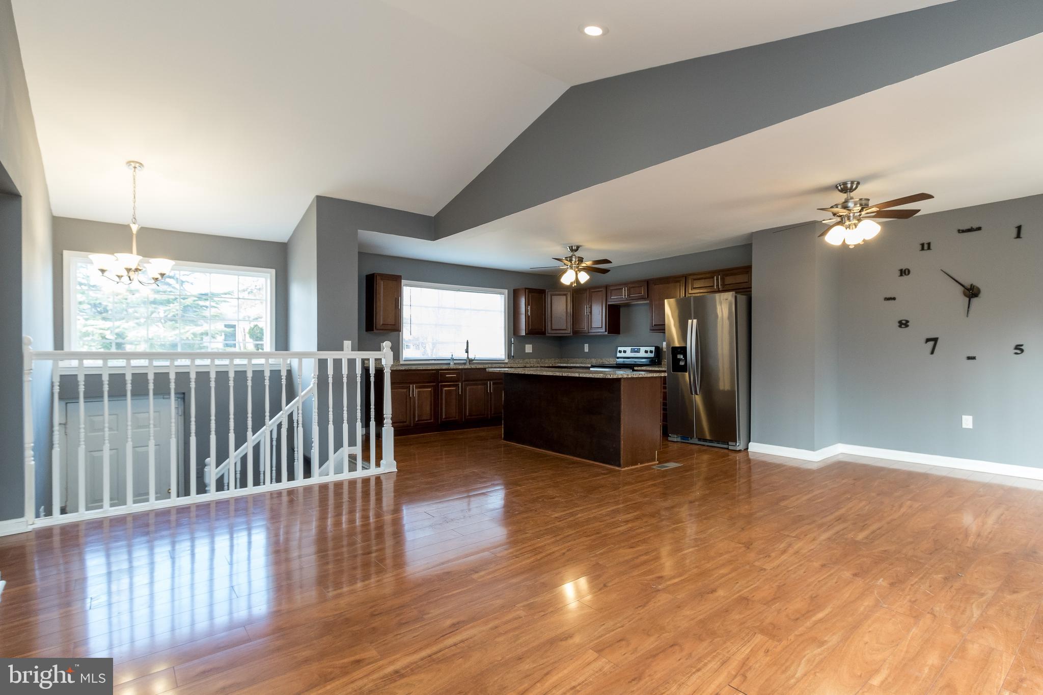 SUNRISE PLAT FIVE - Residential