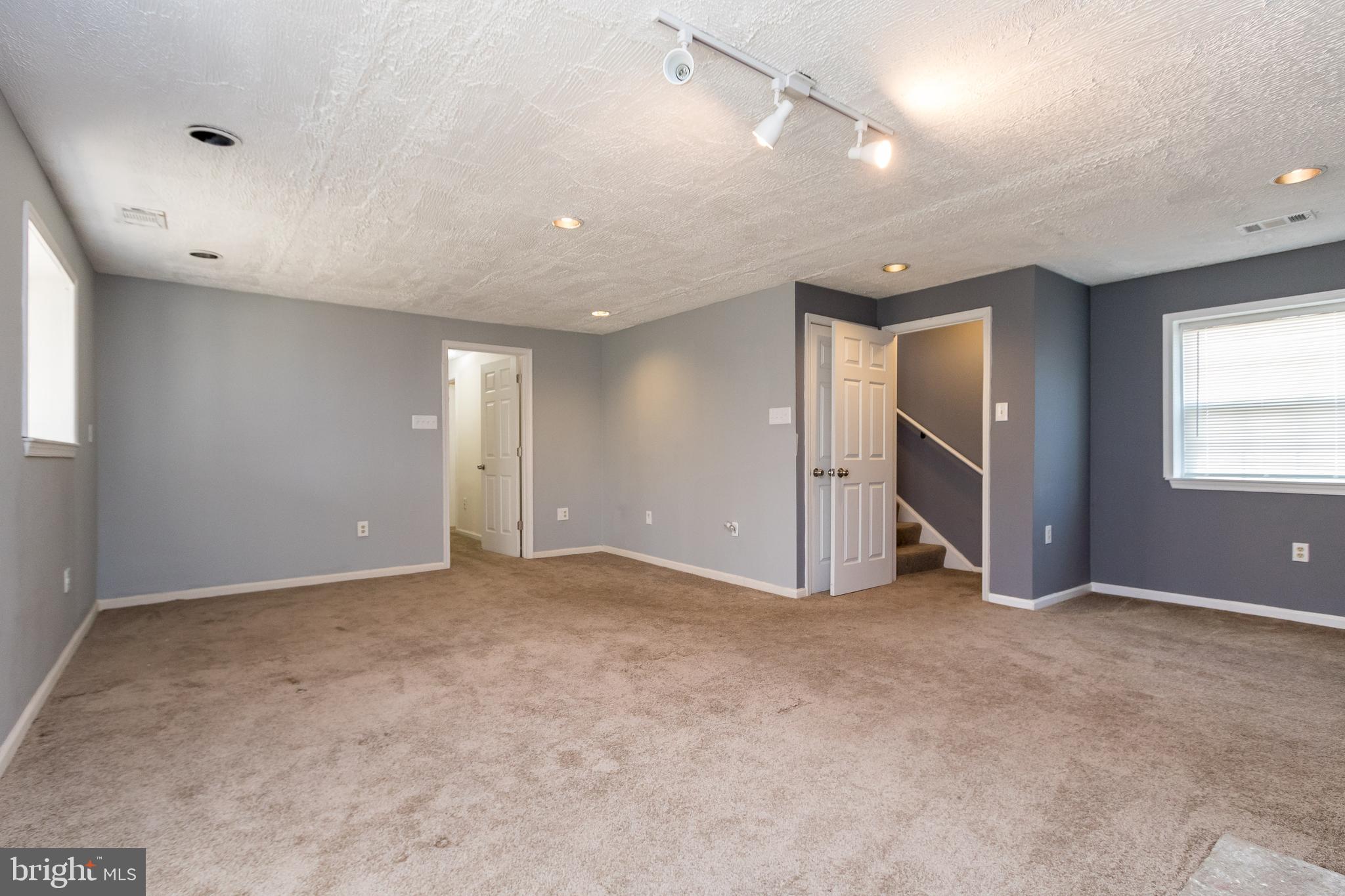 SUNRISE PLAT FIVE - Residential