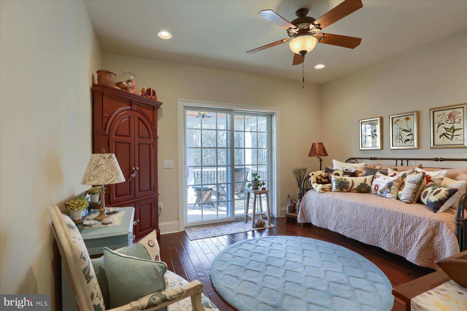 PINEHURST HILLS - Residential