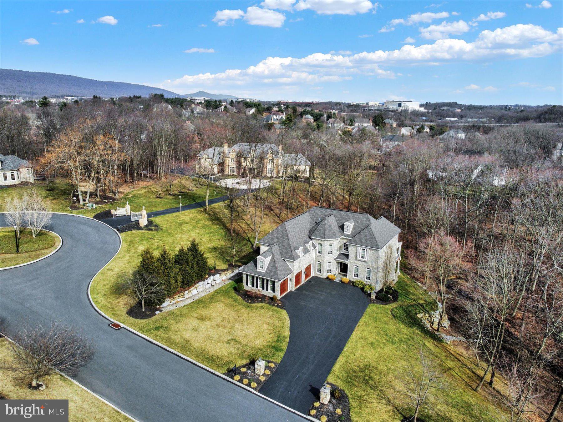 PINEHURST HILLS - Residential