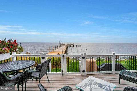 Townhouse For Sale - 8649 Baywalk Square<br/> CHESAPEAKE BEACH, MD 20732