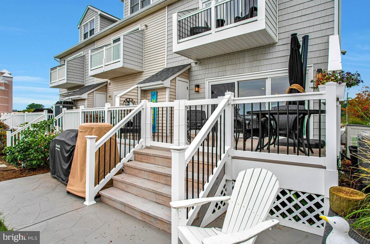 8649 BAYWALK SQUARE