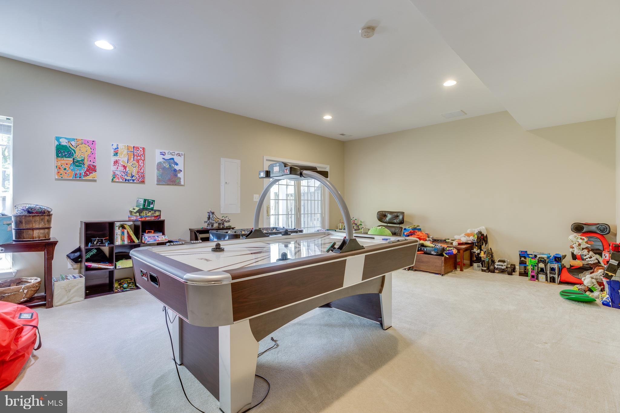 BELMONT LAND BAY - Residential Lease