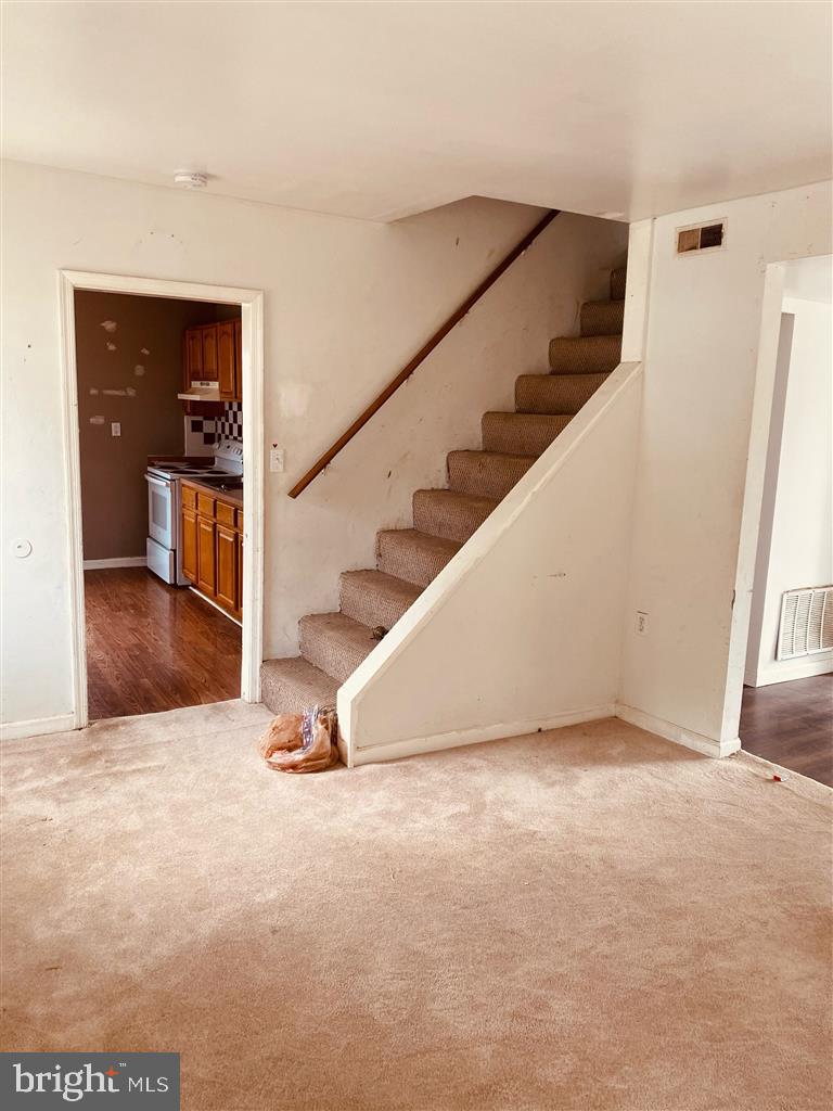 LYNDHURST - Residential