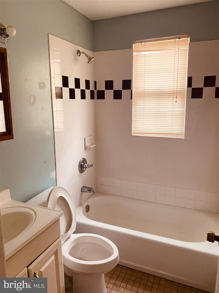 LYNDHURST - Residential