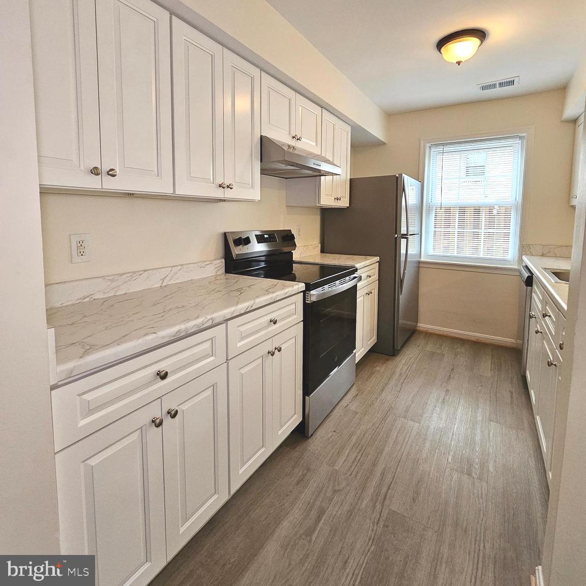 THE HIGHLANDS - Residential Lease