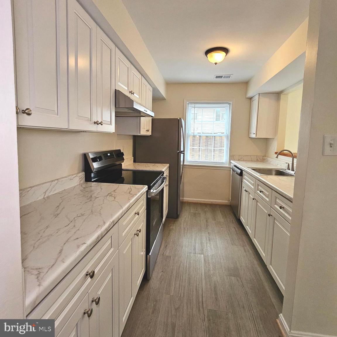 THE HIGHLANDS - Residential Lease