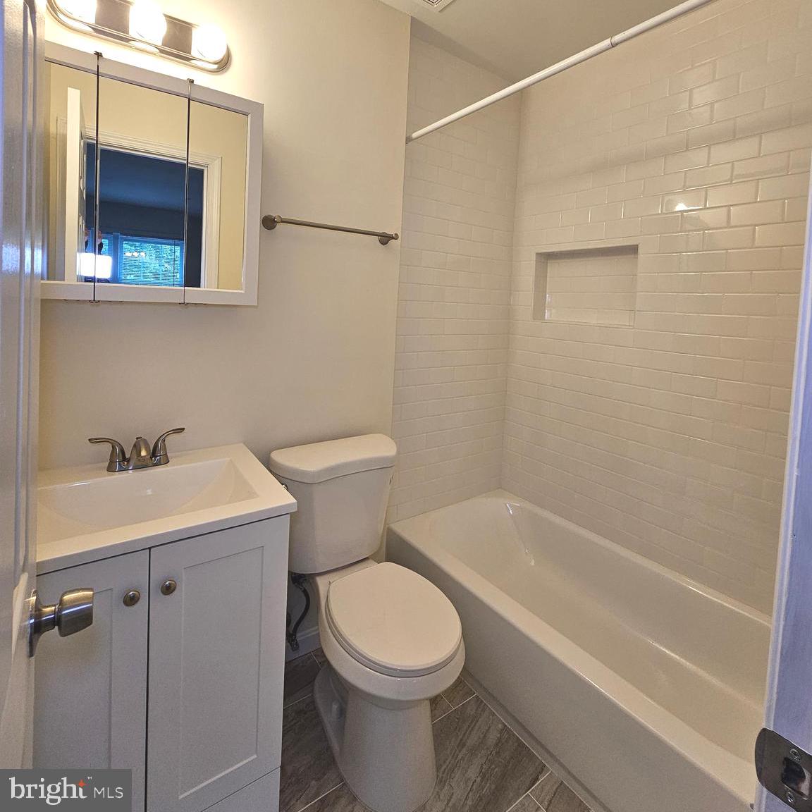 THE HIGHLANDS - Residential Lease