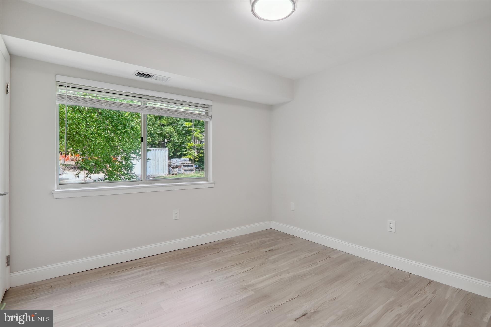 BETHESDA PARK - Residential