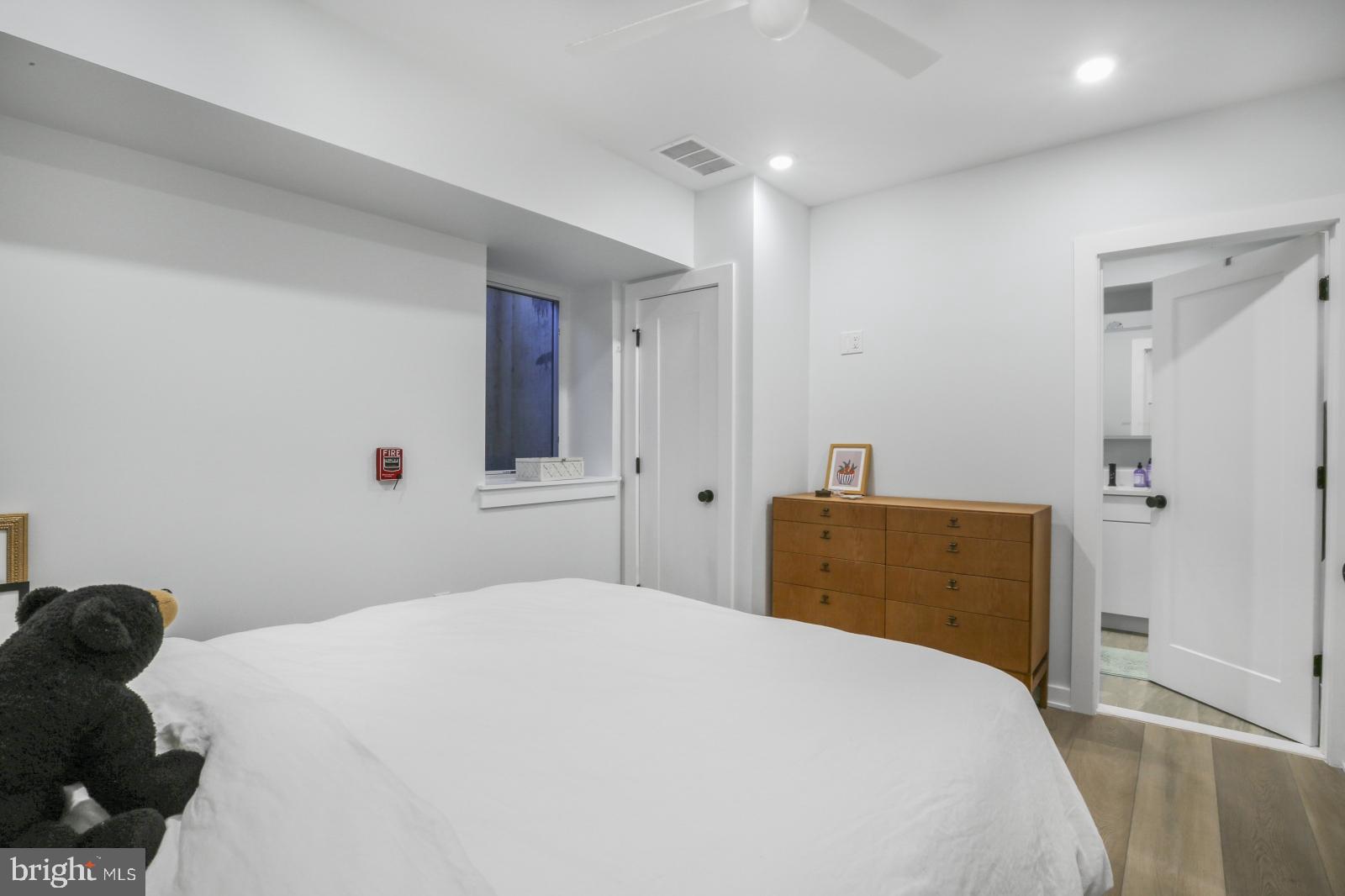 EAST KENSINGTON - Residential Lease