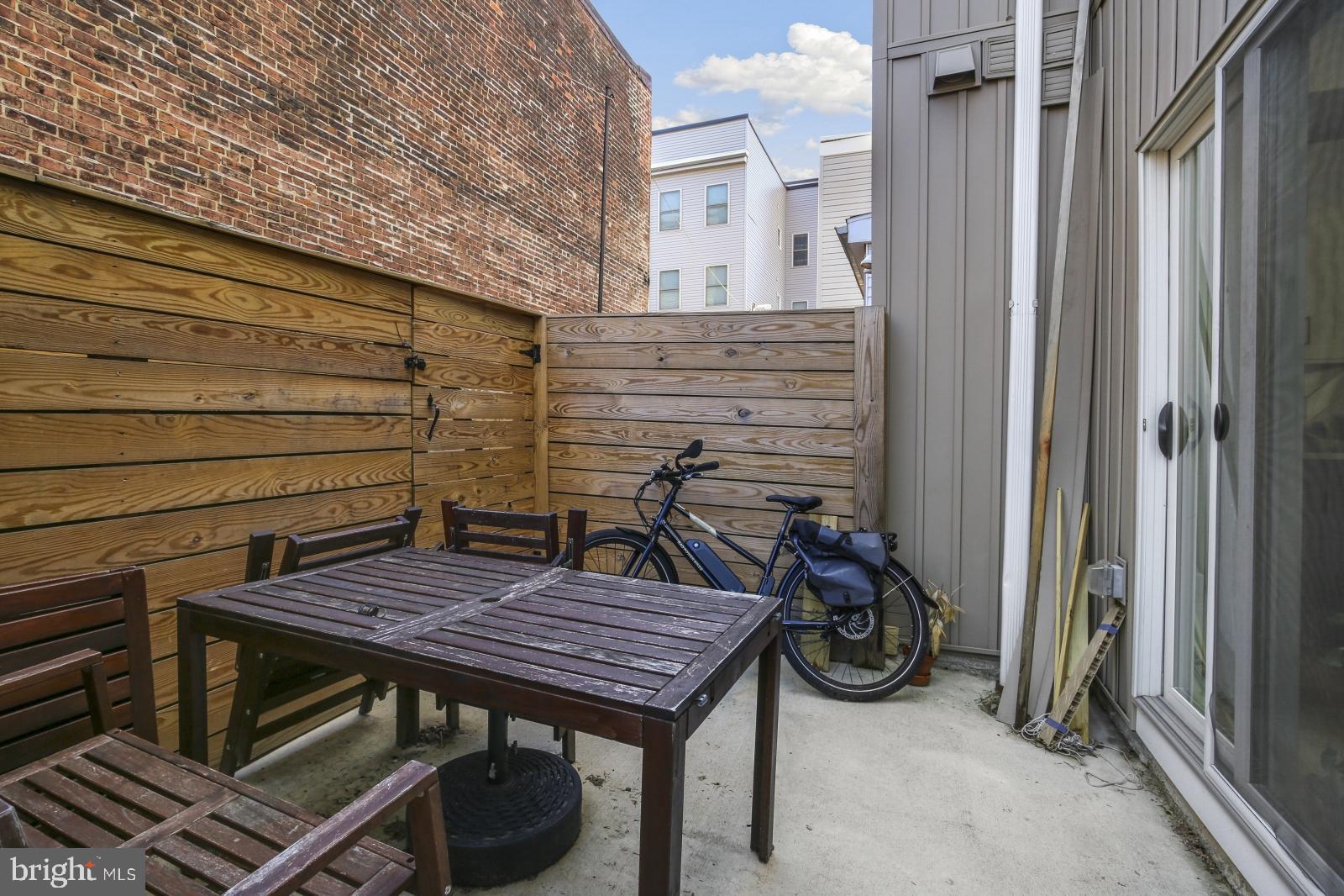 EAST KENSINGTON - Residential Lease