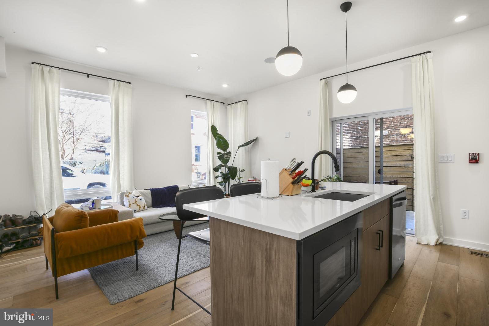 EAST KENSINGTON - Residential Lease