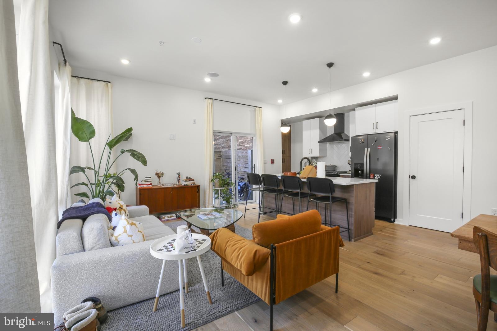 EAST KENSINGTON - Residential Lease