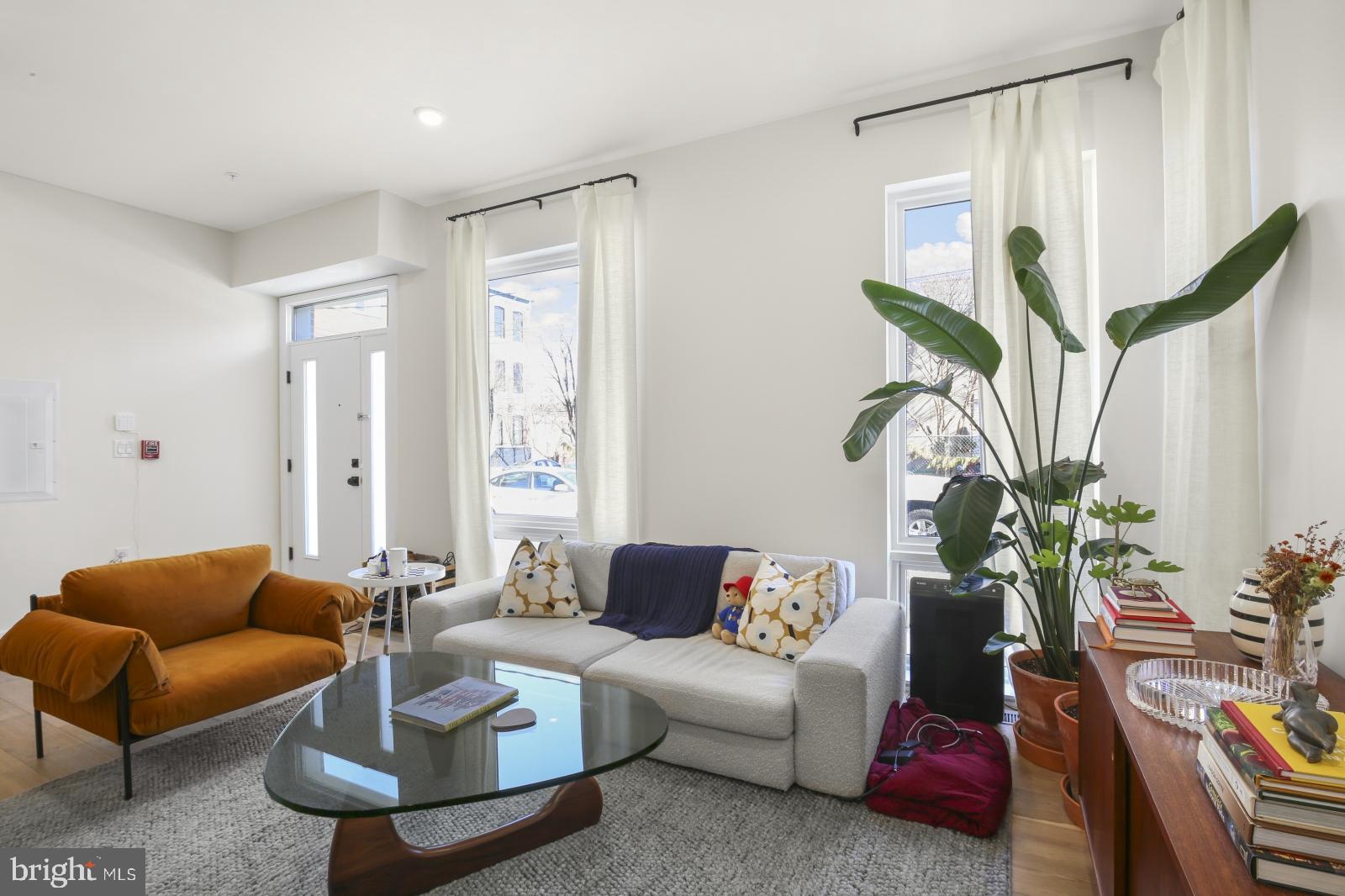 EAST KENSINGTON - Residential Lease