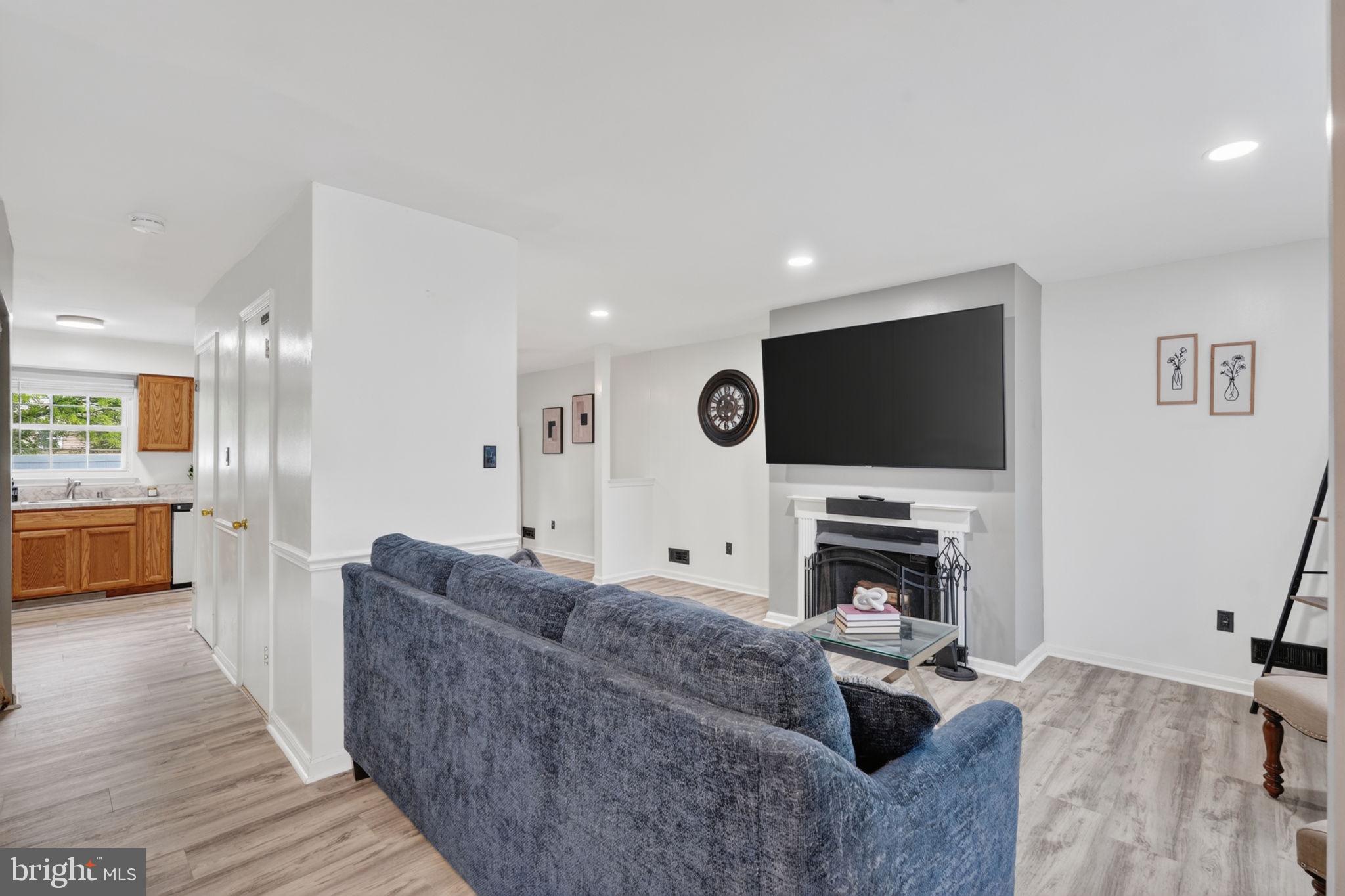 10 VON STEUBEN COURT