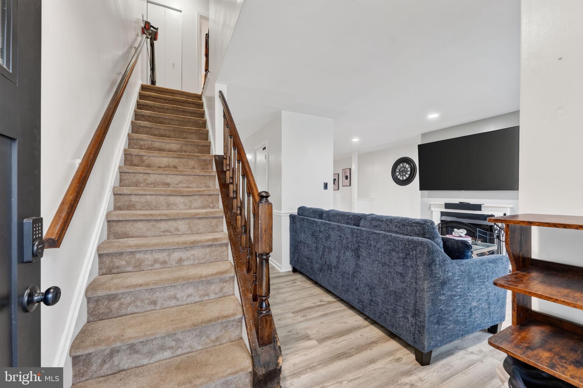 10 VON STEUBEN COURT