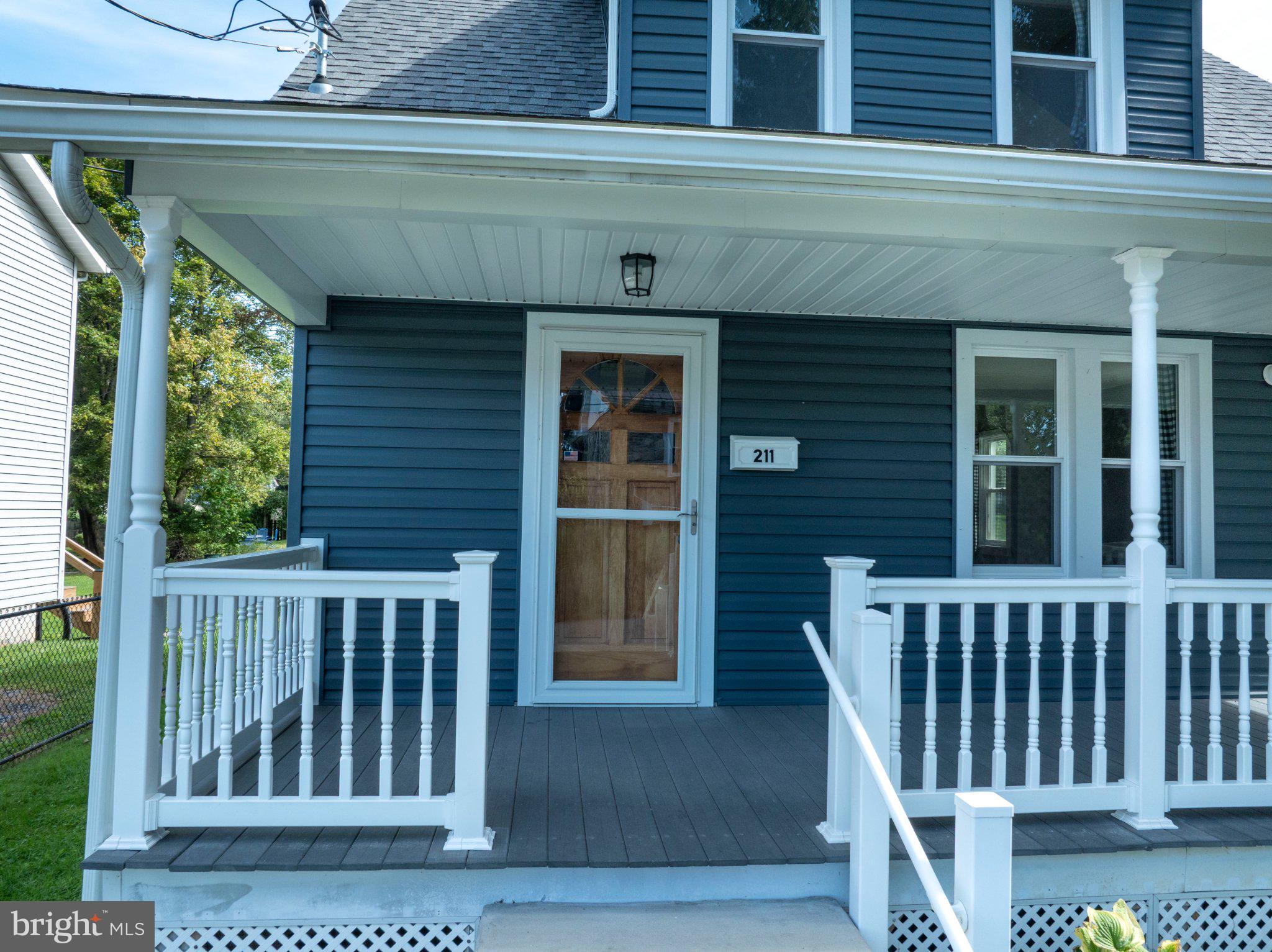 211 PIN OAK STREET