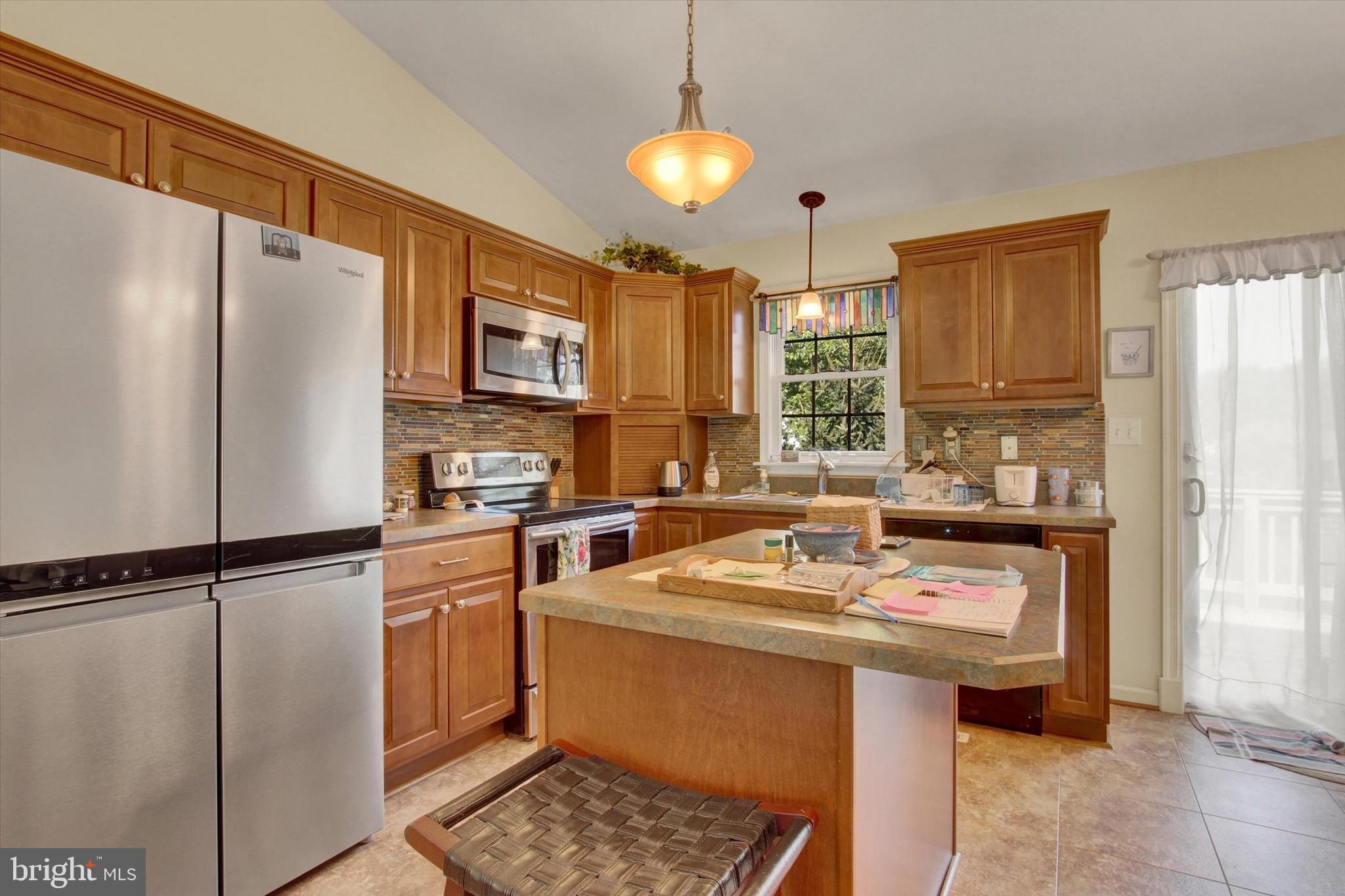 12 YORKTOWNE COURT