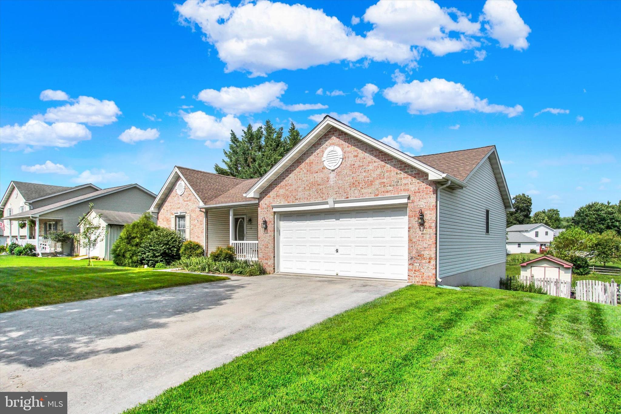 12 YORKTOWNE COURT