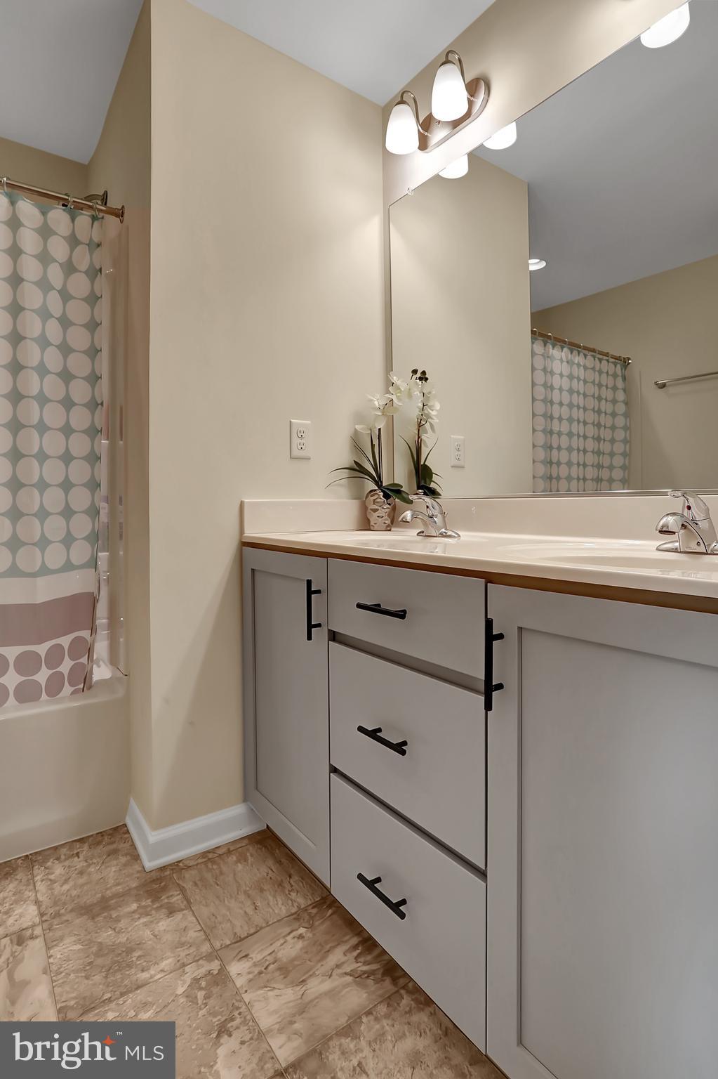 MCCAULEY CROSSING - Residential