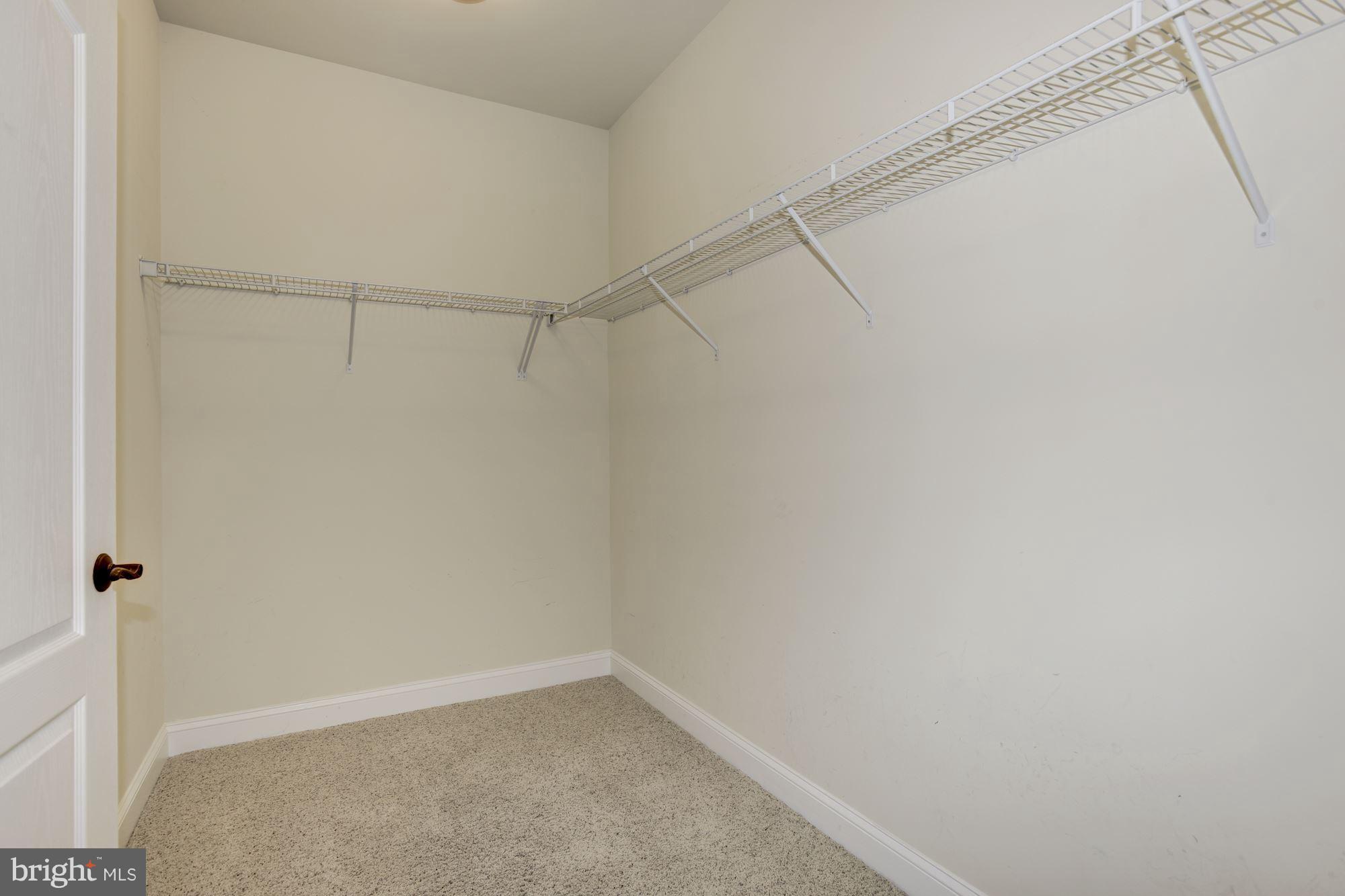 LANSDOWNE ON THE POTOMAC - Residential