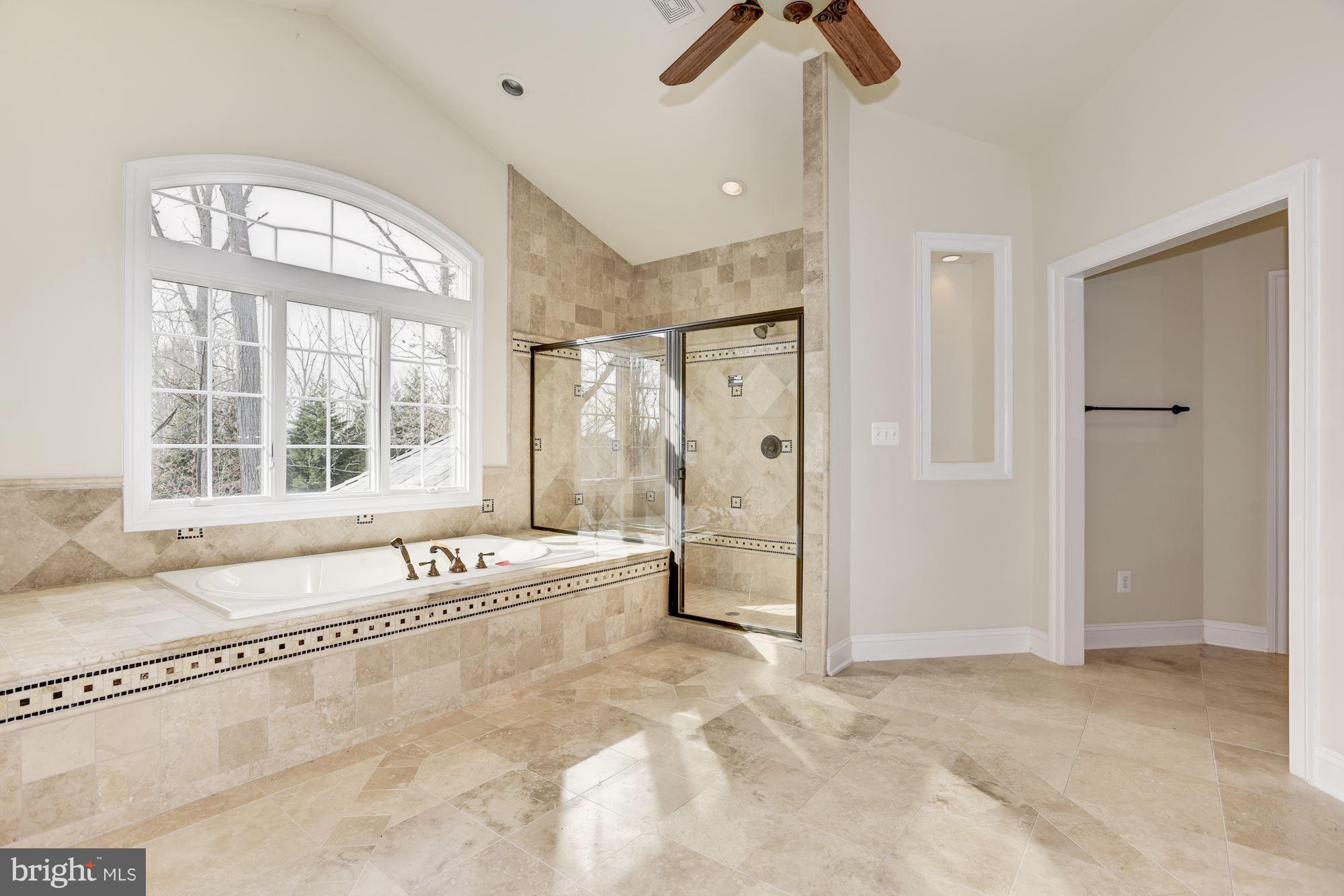 LANSDOWNE ON THE POTOMAC - Residential