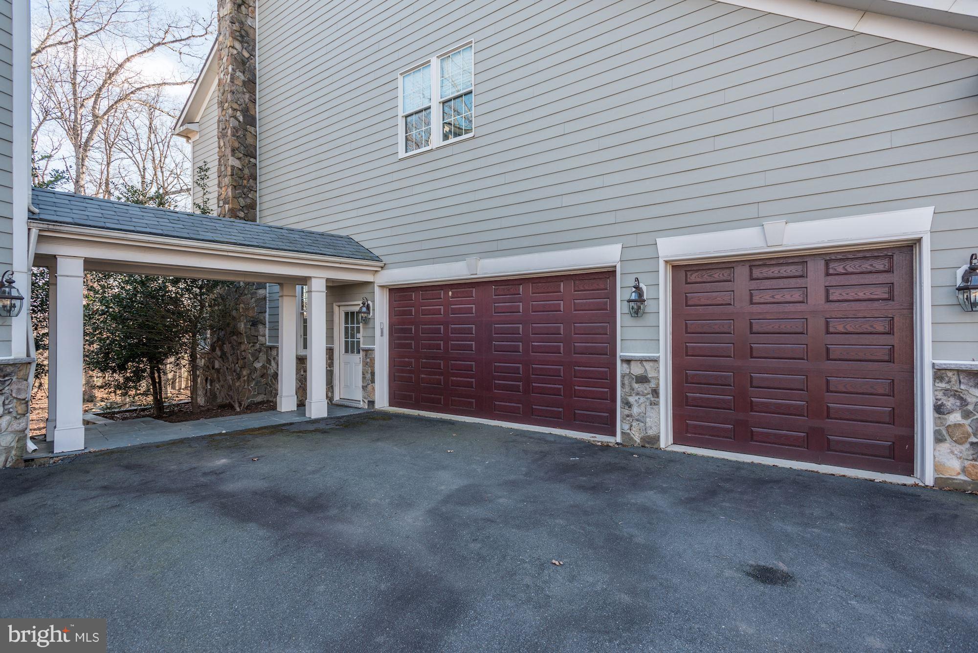 LANSDOWNE ON THE POTOMAC - Residential