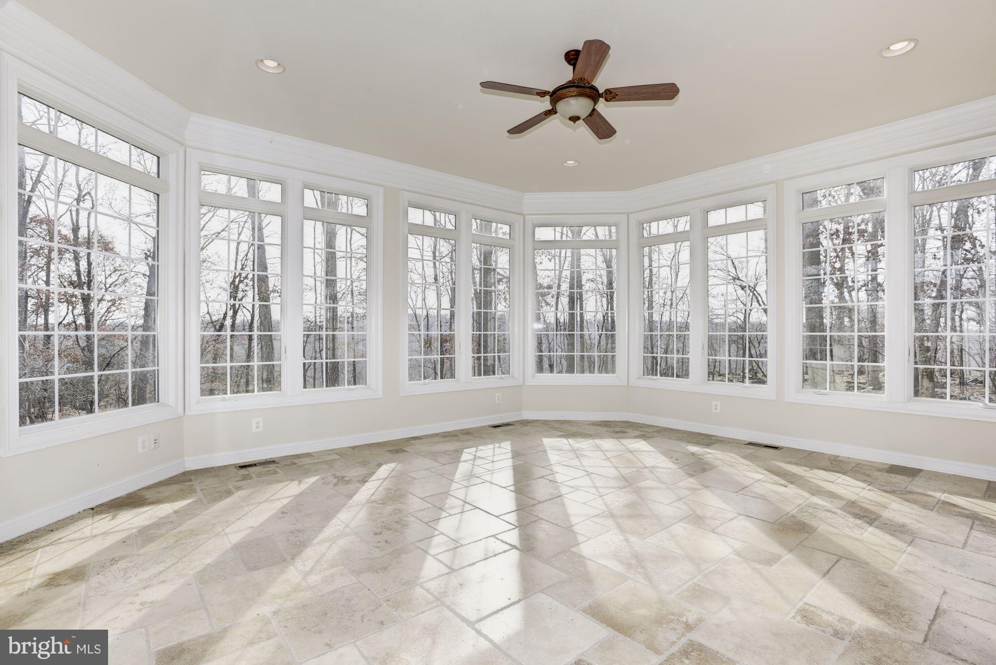 LANSDOWNE ON THE POTOMAC - Residential