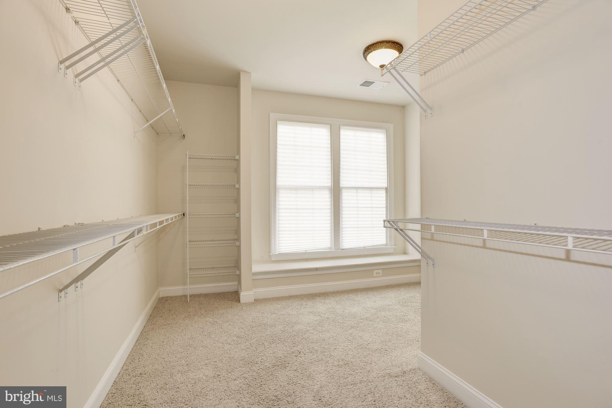 LANSDOWNE ON THE POTOMAC - Residential