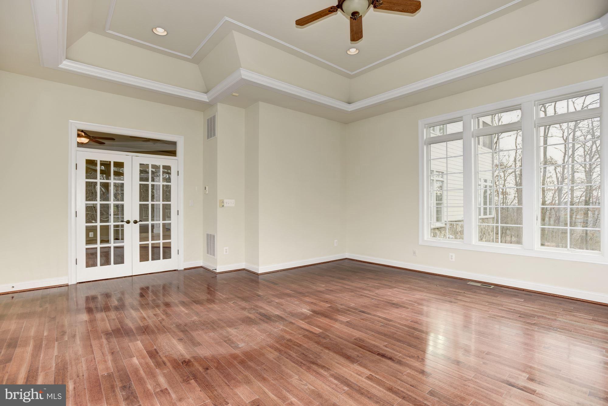 LANSDOWNE ON THE POTOMAC - Residential