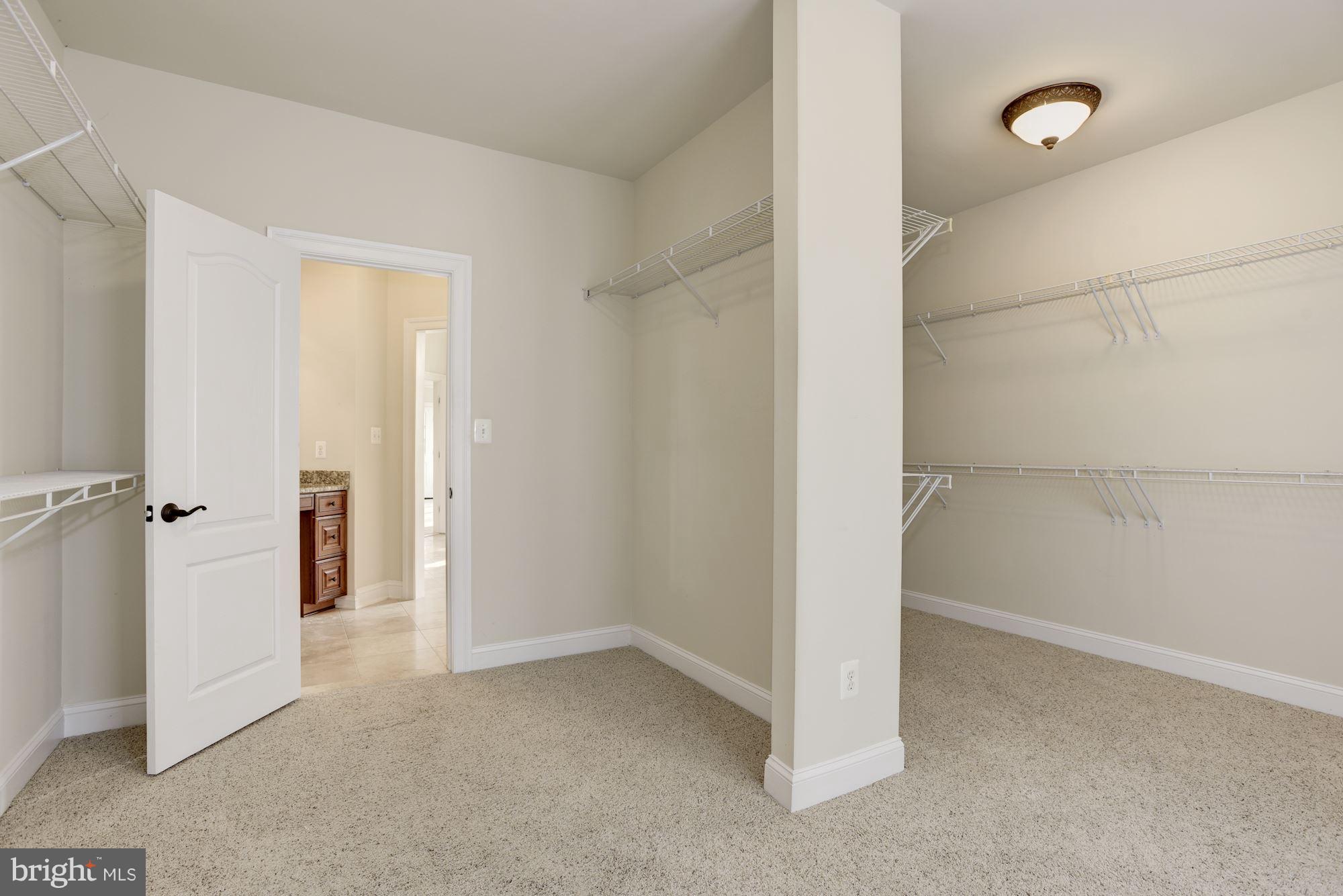 LANSDOWNE ON THE POTOMAC - Residential